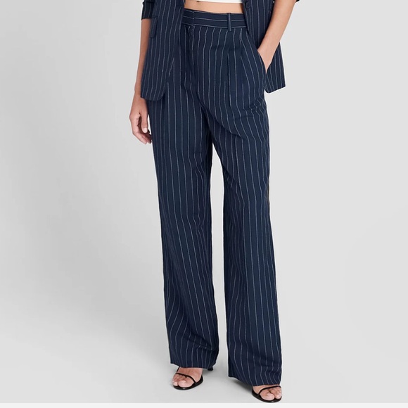 Club Monaco Dresses & Skirts - Club Monaco Linen Blend Navy pinstripe wide leg pant size 4